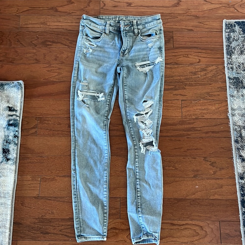 Woman’s American Eagle jeans